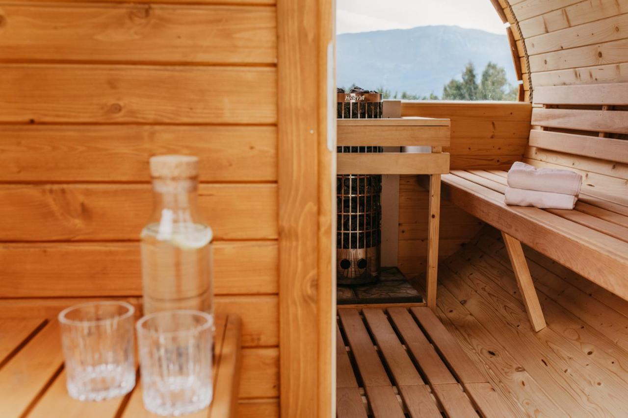 Babiogórska Chata - dom z bali z jacuzzi i sauną Zawoja Bagian luar foto
